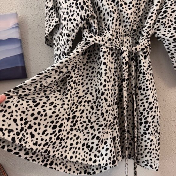 TOP / BLUSA ESTAMPADO DALMATIAN (Lightweight blouse with a chic “dalmatian dot”) - Picture 6 of 7